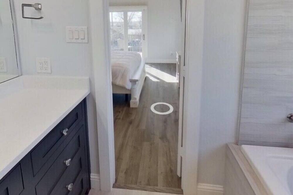 Photo of Bedroom in Knox - Henderson
