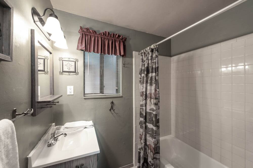 Photo of Bathroom in Ruidoso