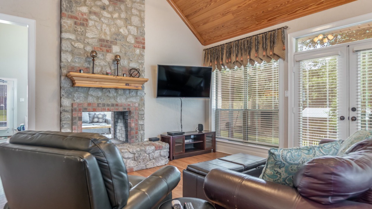 Photo of Livingroom in Bullard