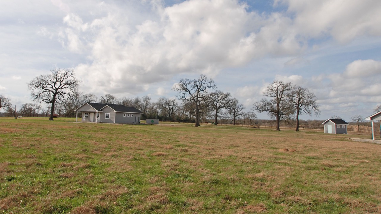 Photo of Outdoor in Madisonville