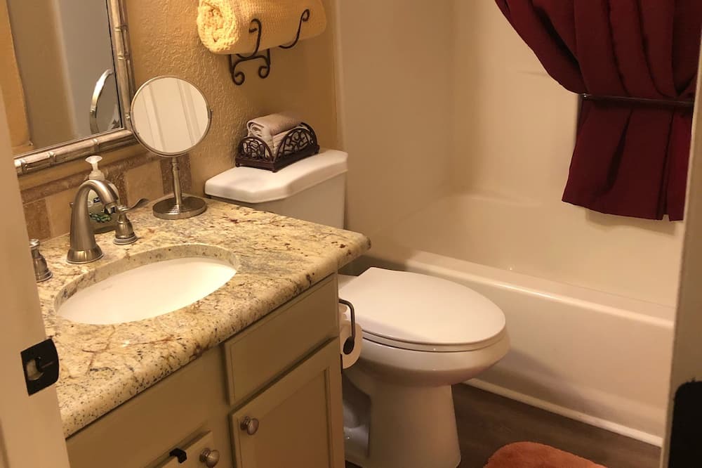 Photo of Bathroom in Ruidoso
