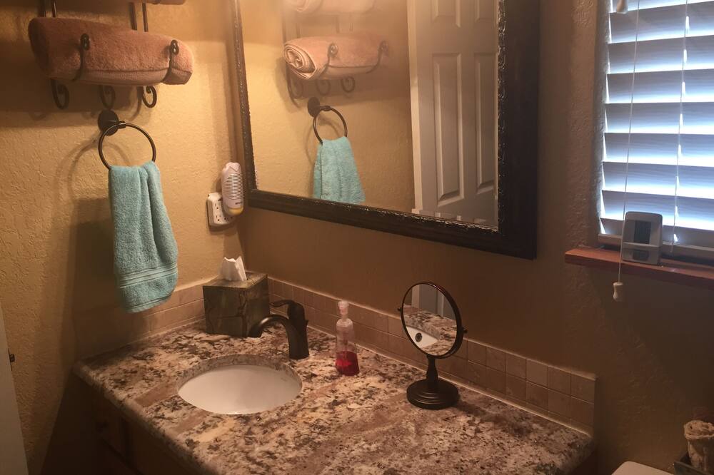 Photo of Bathroom in Ruidoso