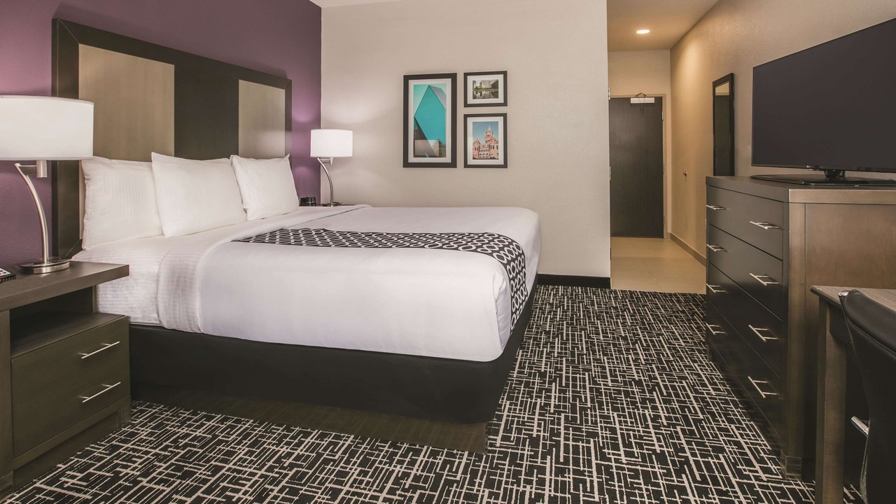Photo of Bedroom in Park Central