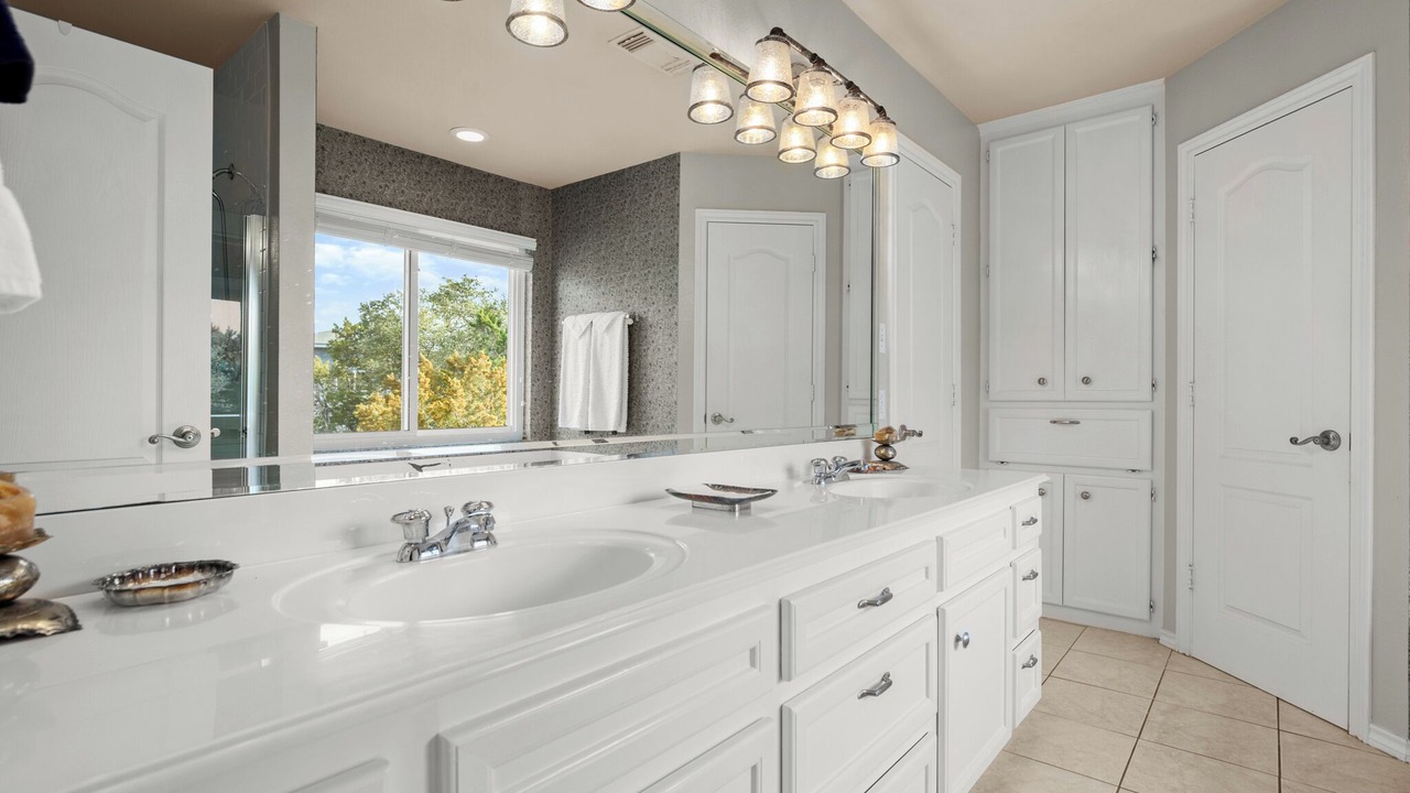 Photo of Bathroom in Highland Lake Estates