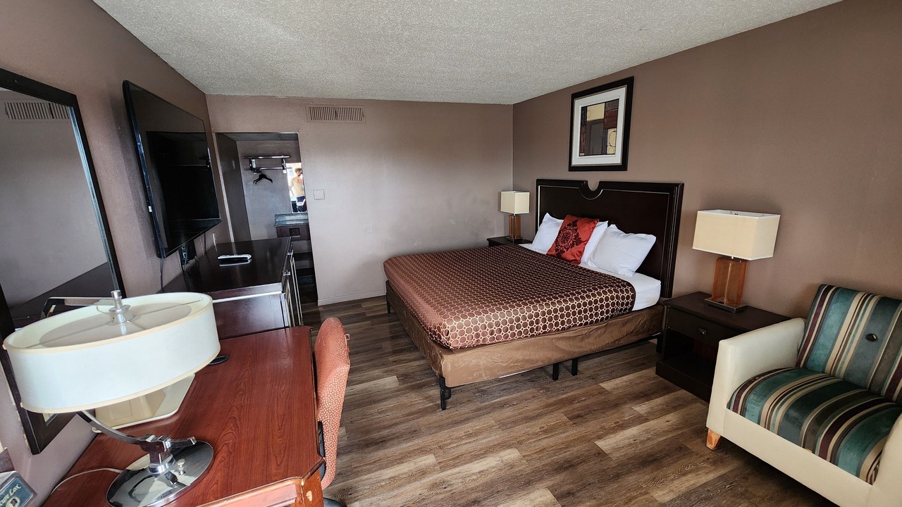 Photo of Bedroom in Alamogordo