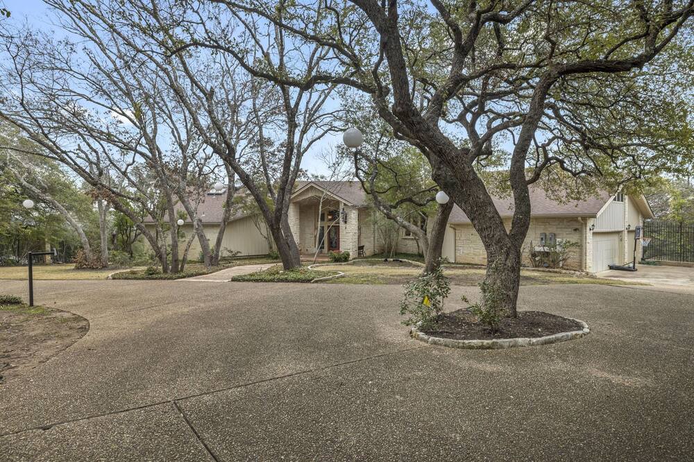 Photo of Others in The Estates Above Lost Creek
