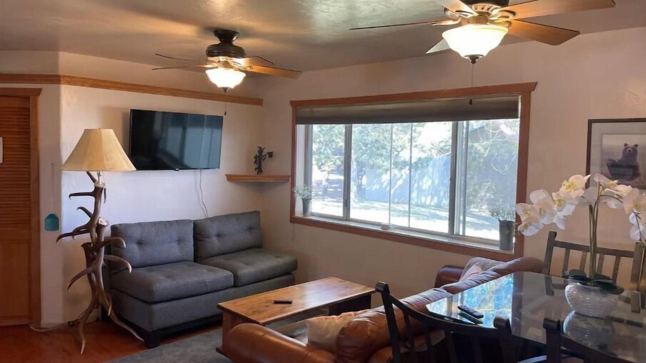 Photo of Livingroom in Dalton Ranch