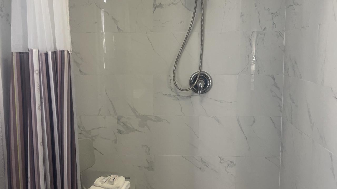 Photo of Bathroom in Northwest Los Angeles Heights