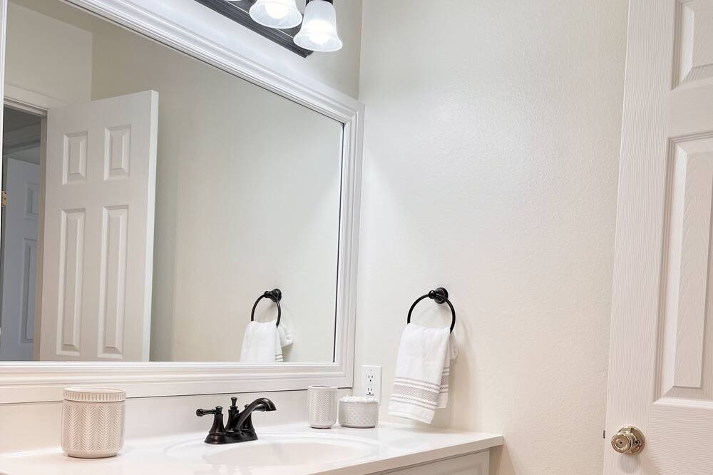 Photo of Bathroom in Artesia