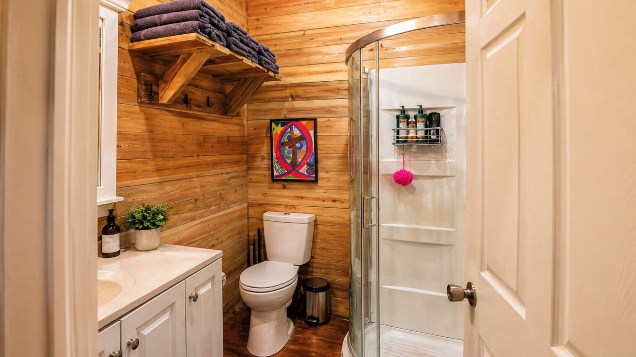 Photo of Bathroom in Navasota