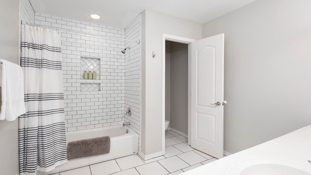 Photo of Bathroom in Canyon