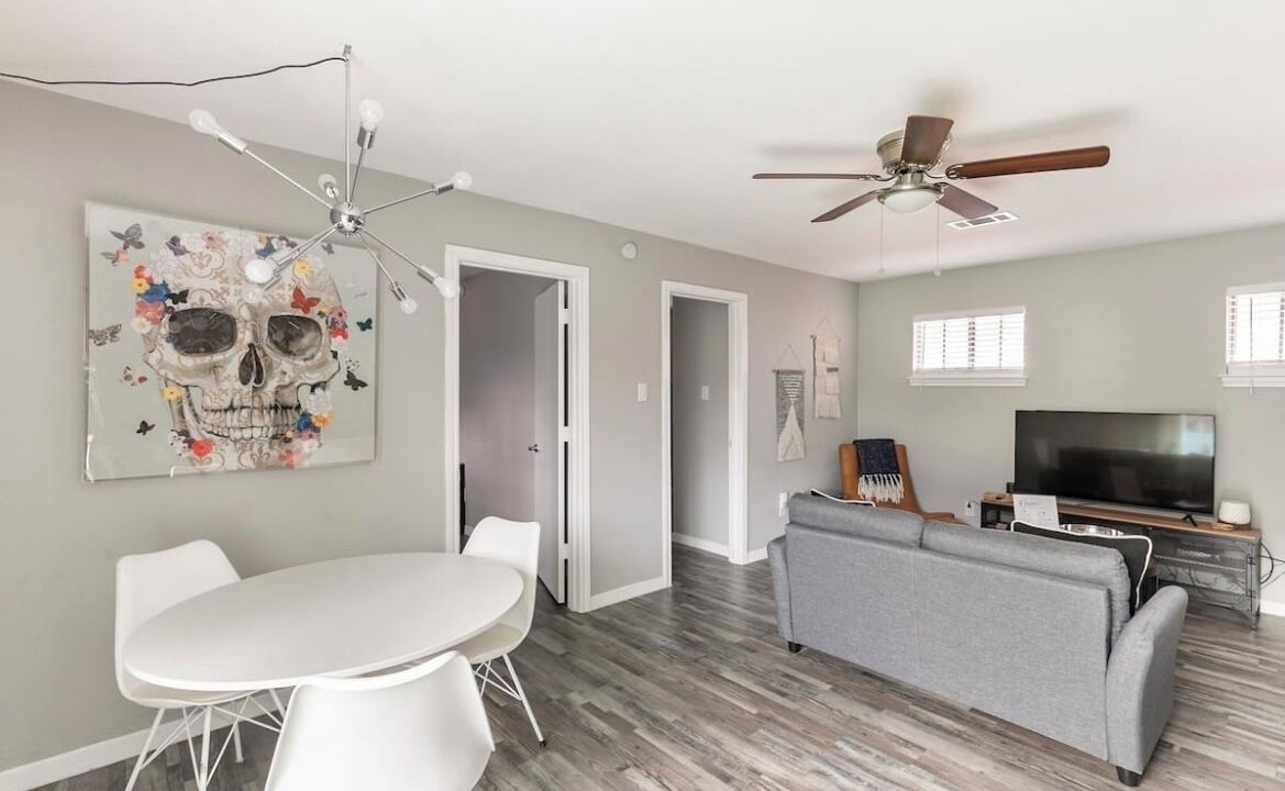 Photo of Livingroom in Lakewood Heights