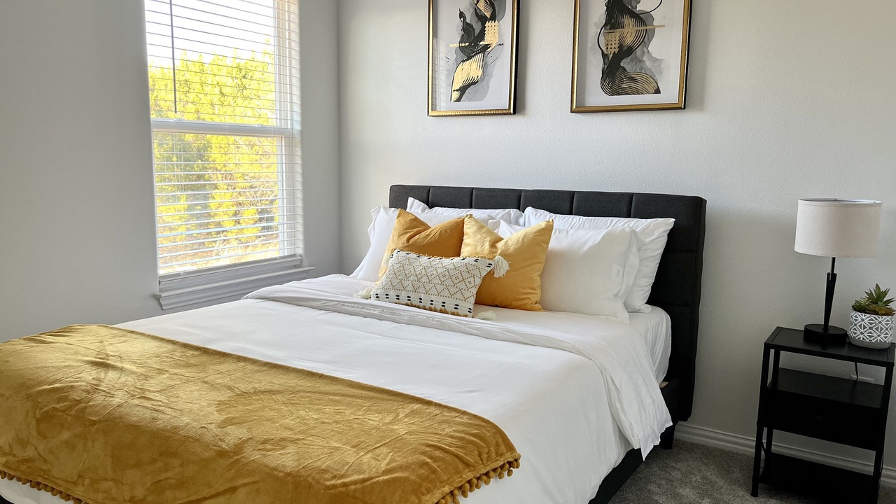 Photo of Bedroom in Granbury