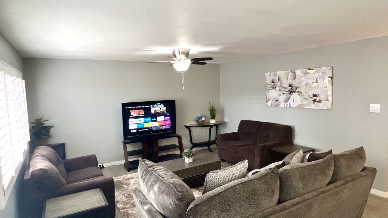 Photo of Livingroom in Biggs Field