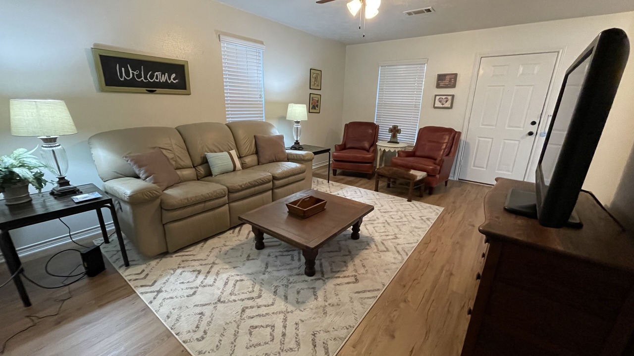 Photo of Livingroom in College Station