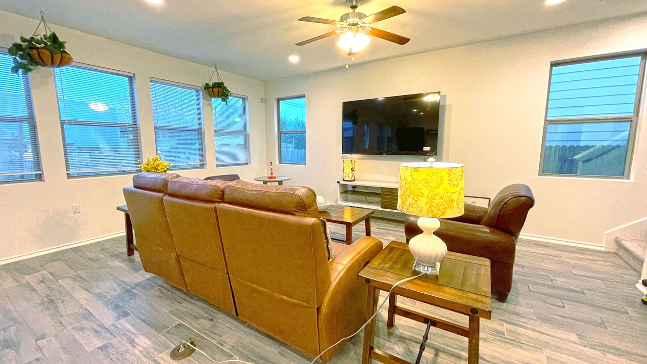 Photo of Livingroom in Wells Branch