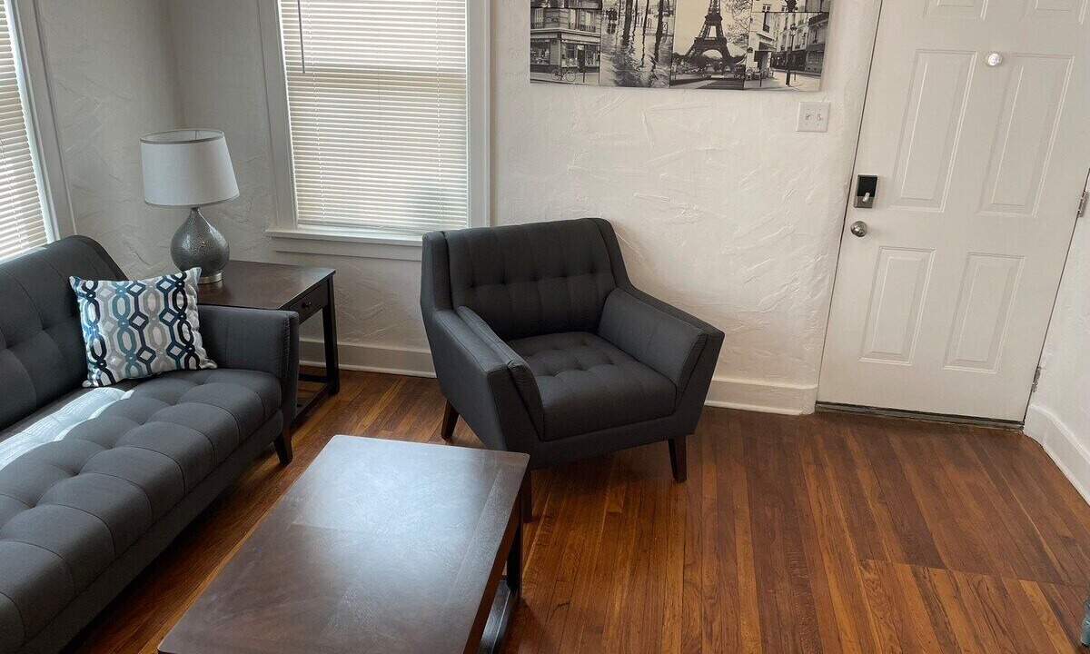 Photo of Livingroom in University Heights