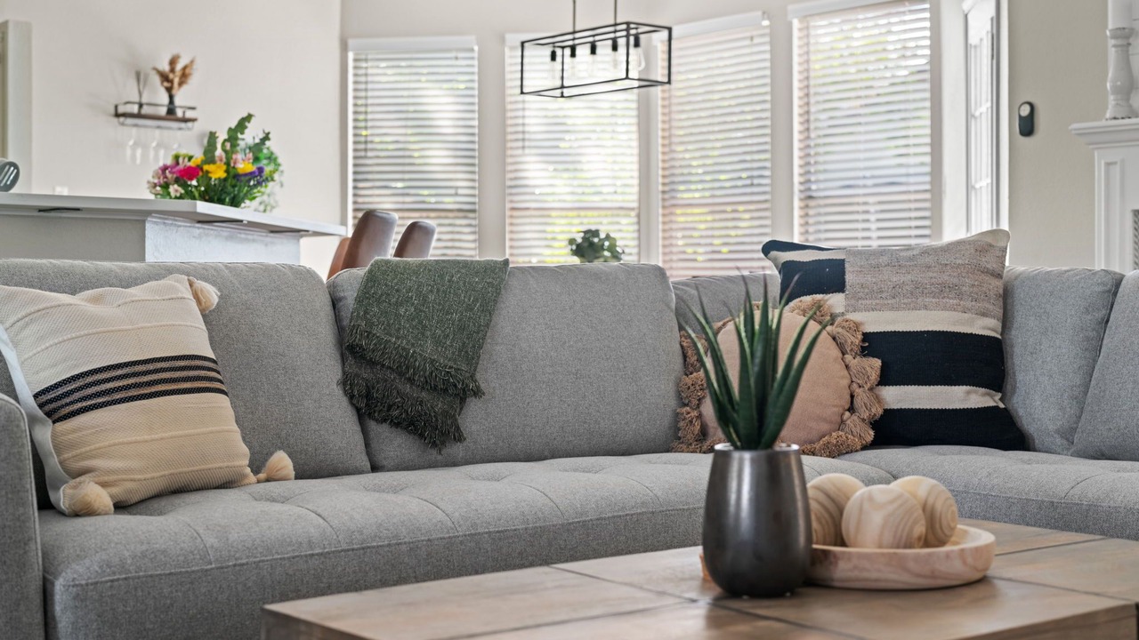 Photo of Livingroom in Wells Branch