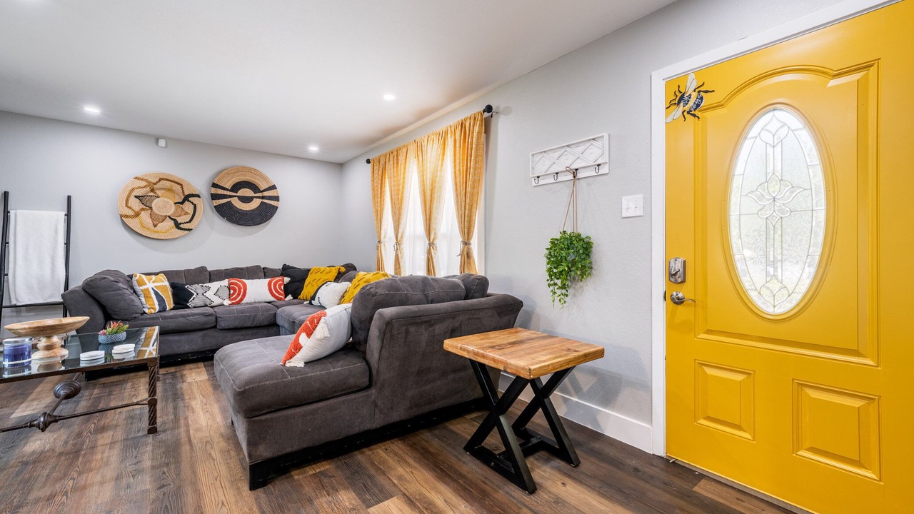Photo of Livingroom in Medical Center District