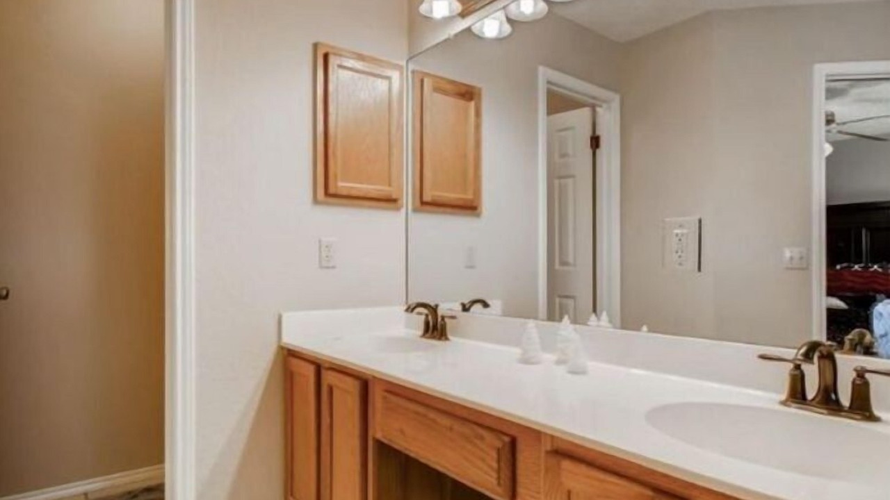 Photo of Bathroom in Springbrook
