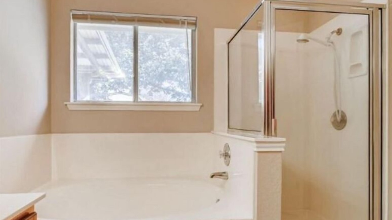 Photo of Bathroom in Springbrook