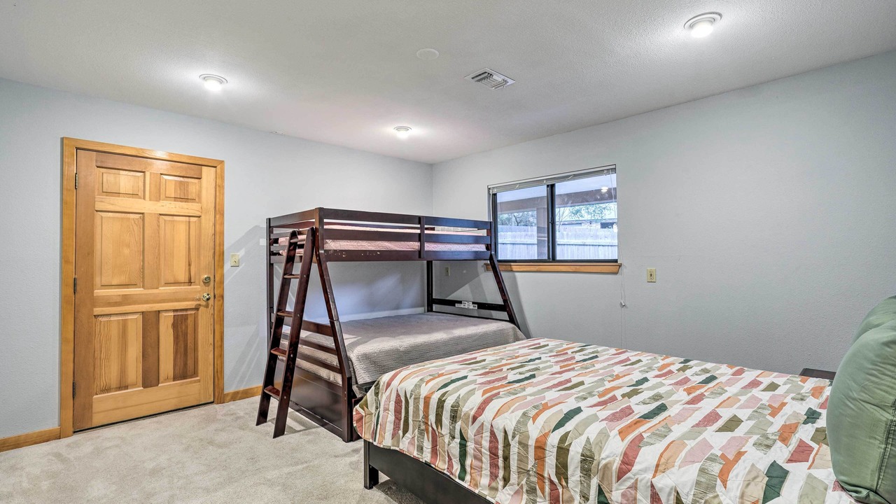 Photo of Bedroom in Lakehills