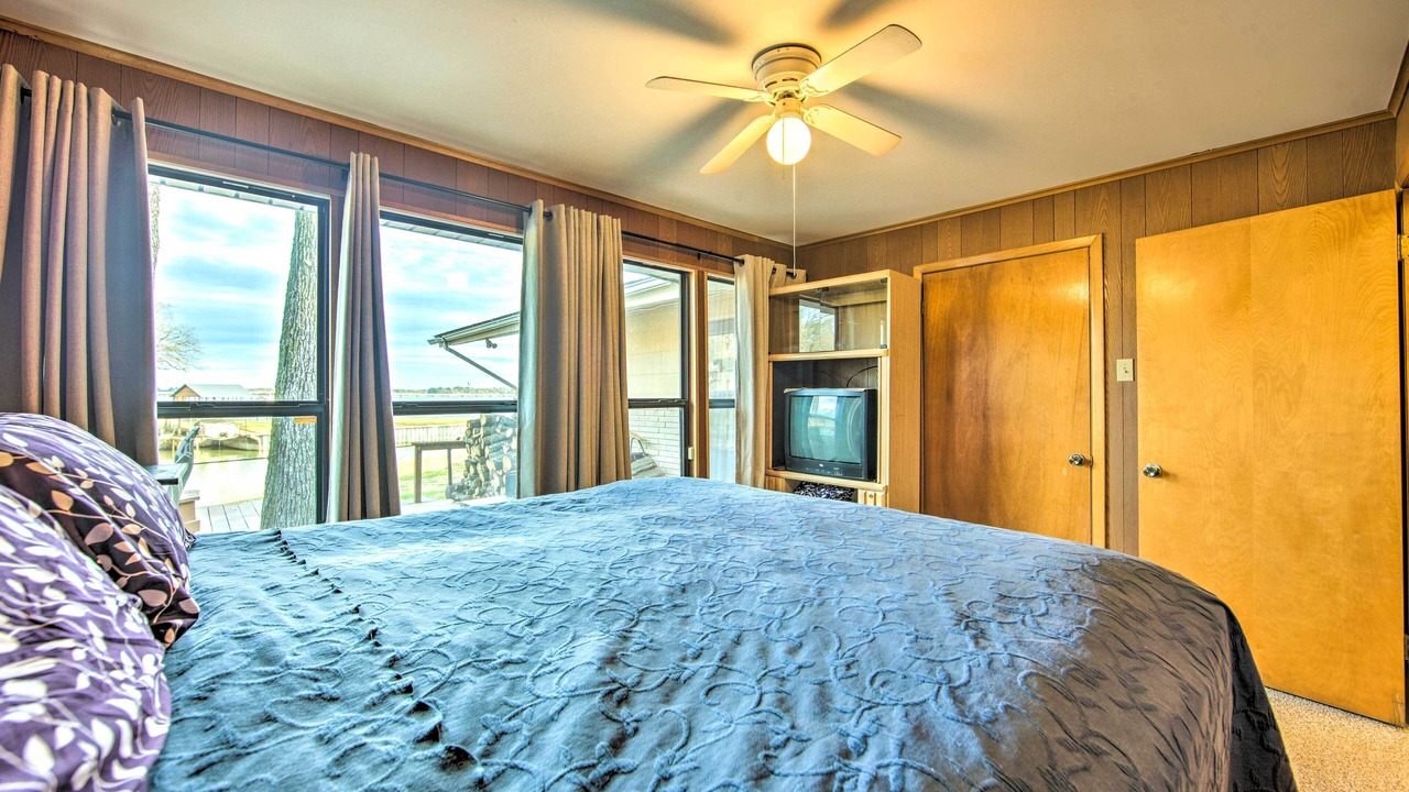 Photo of Bedroom in Mabank