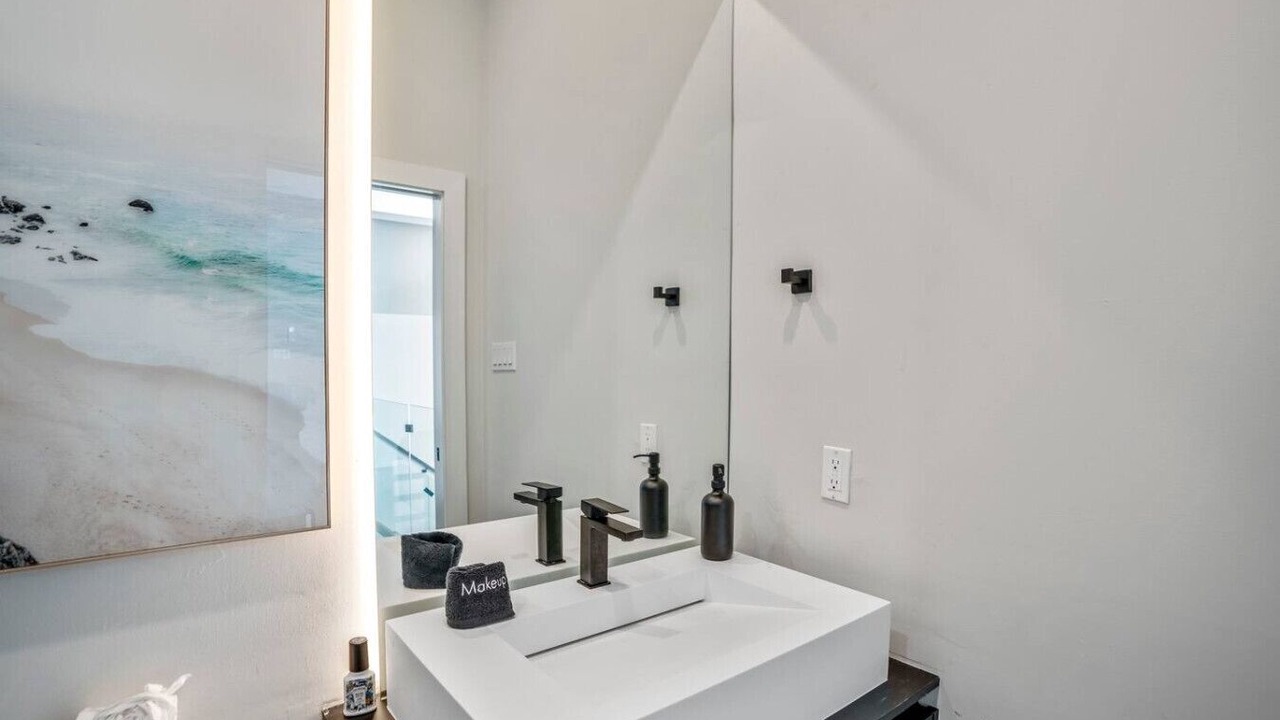 Photo of Bathroom in East Downtown Houston