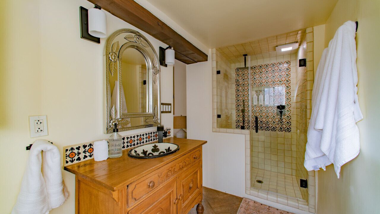 Photo of Bathroom in South Capitol