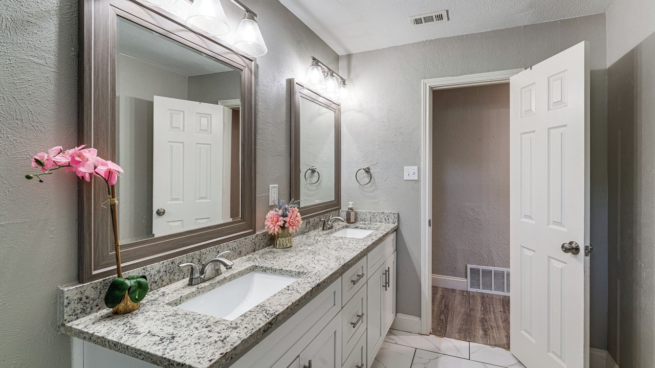 Photo of Bathroom in Mesquite