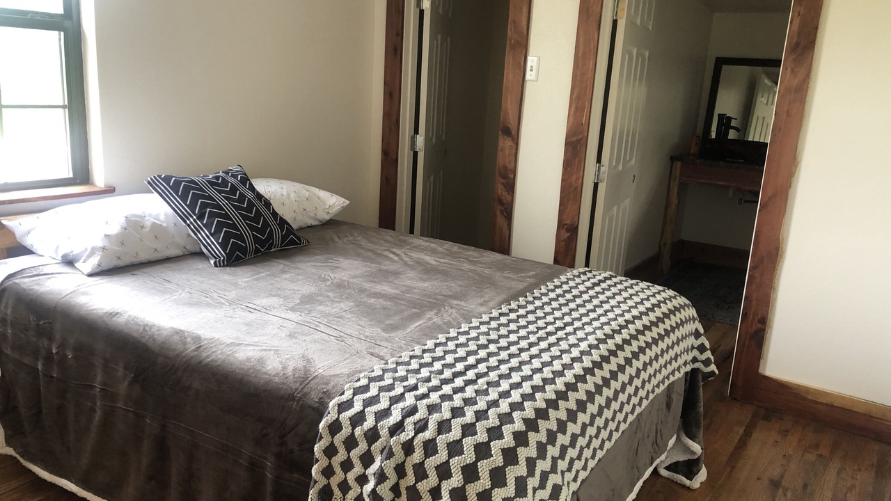 Photo of Bedroom in Cayuga