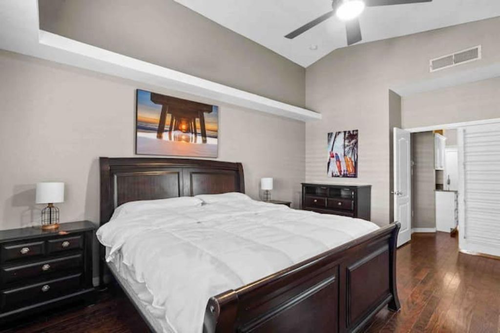 Photo of Bedroom in Biggs Field