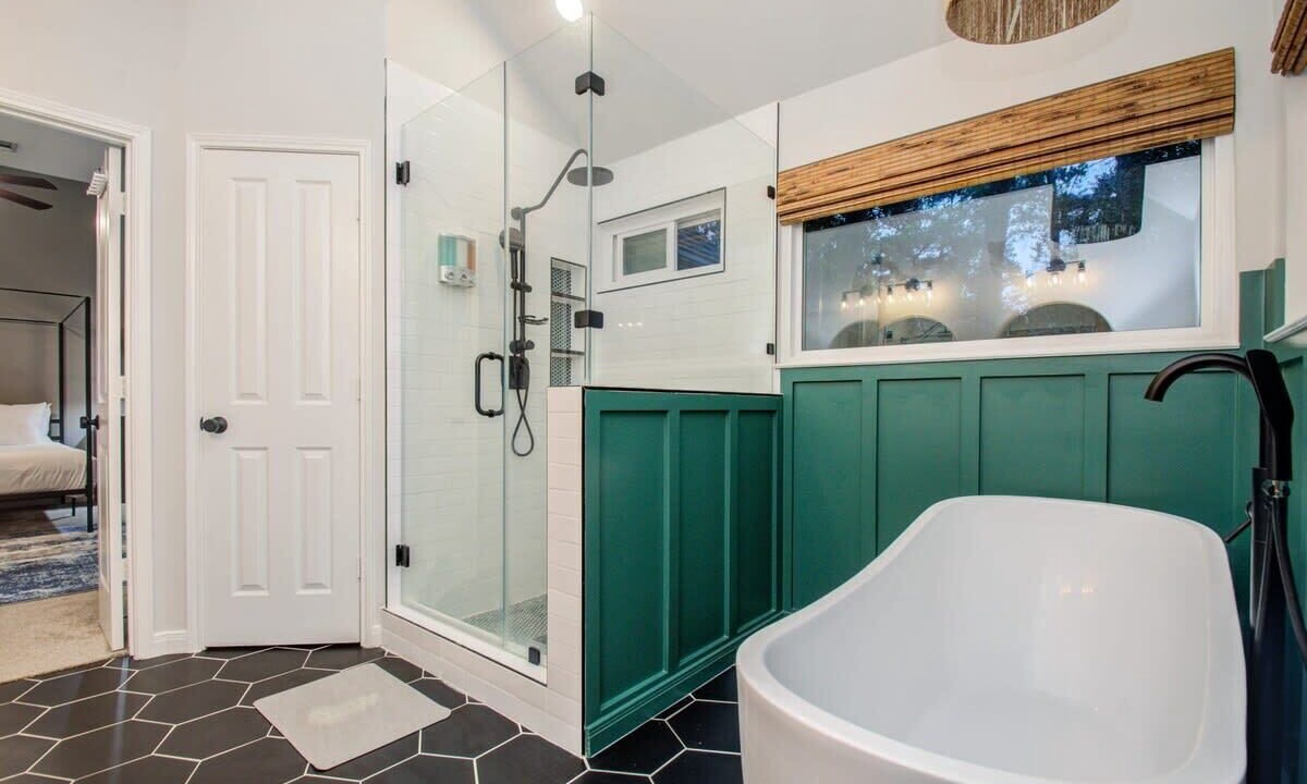 Photo of Bathroom in Alden Bridge