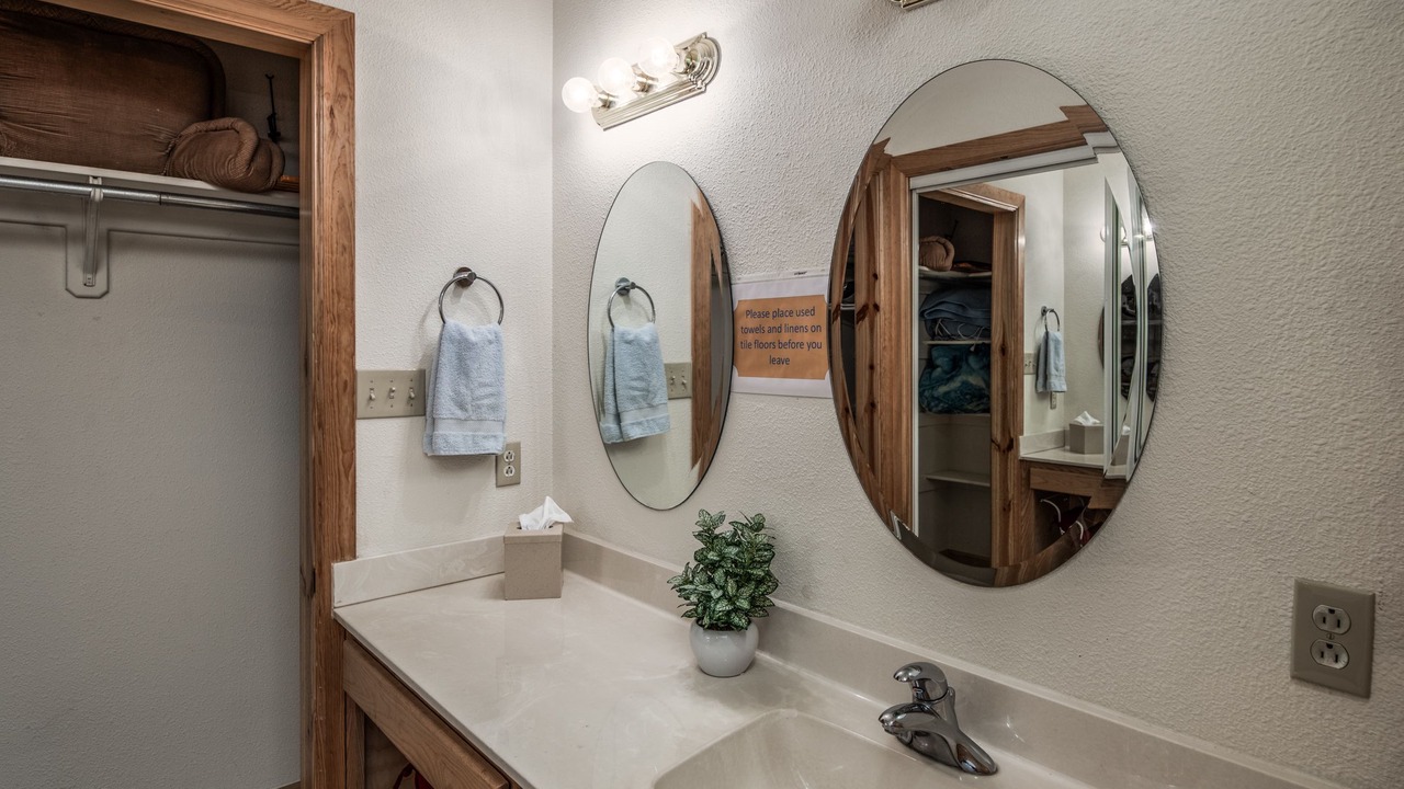Photo of Bathroom in Cloudcroft