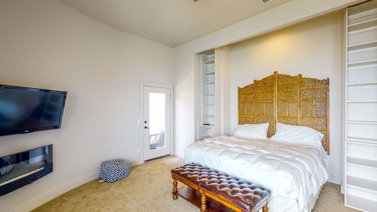 Photo of Bedroom in Lake Bridgeport
