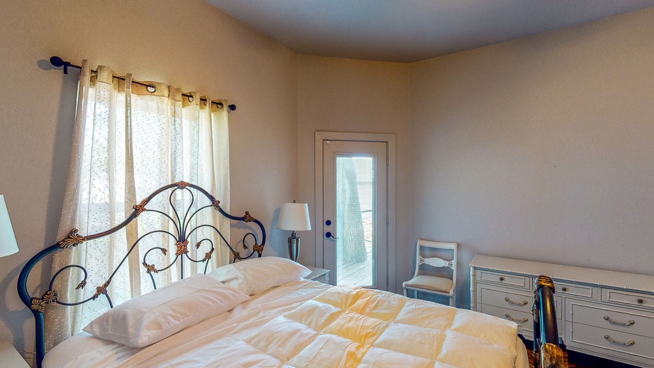 Photo of Bedroom in Lake Bridgeport