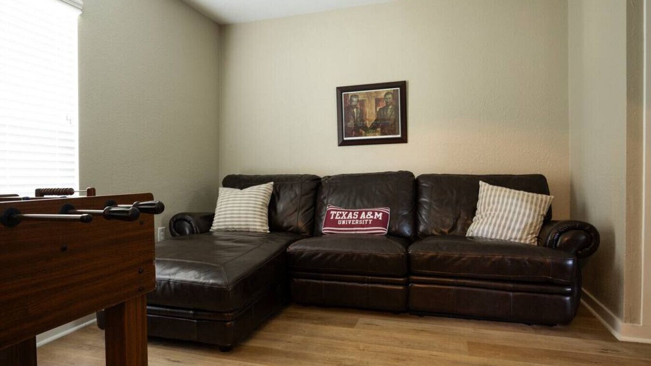 Photo of Livingroom in Bryan