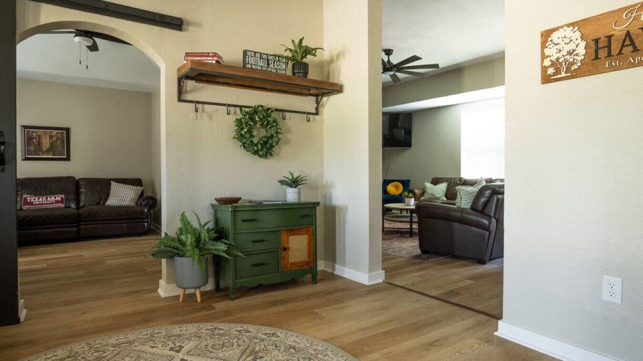 Photo of Livingroom in Bryan