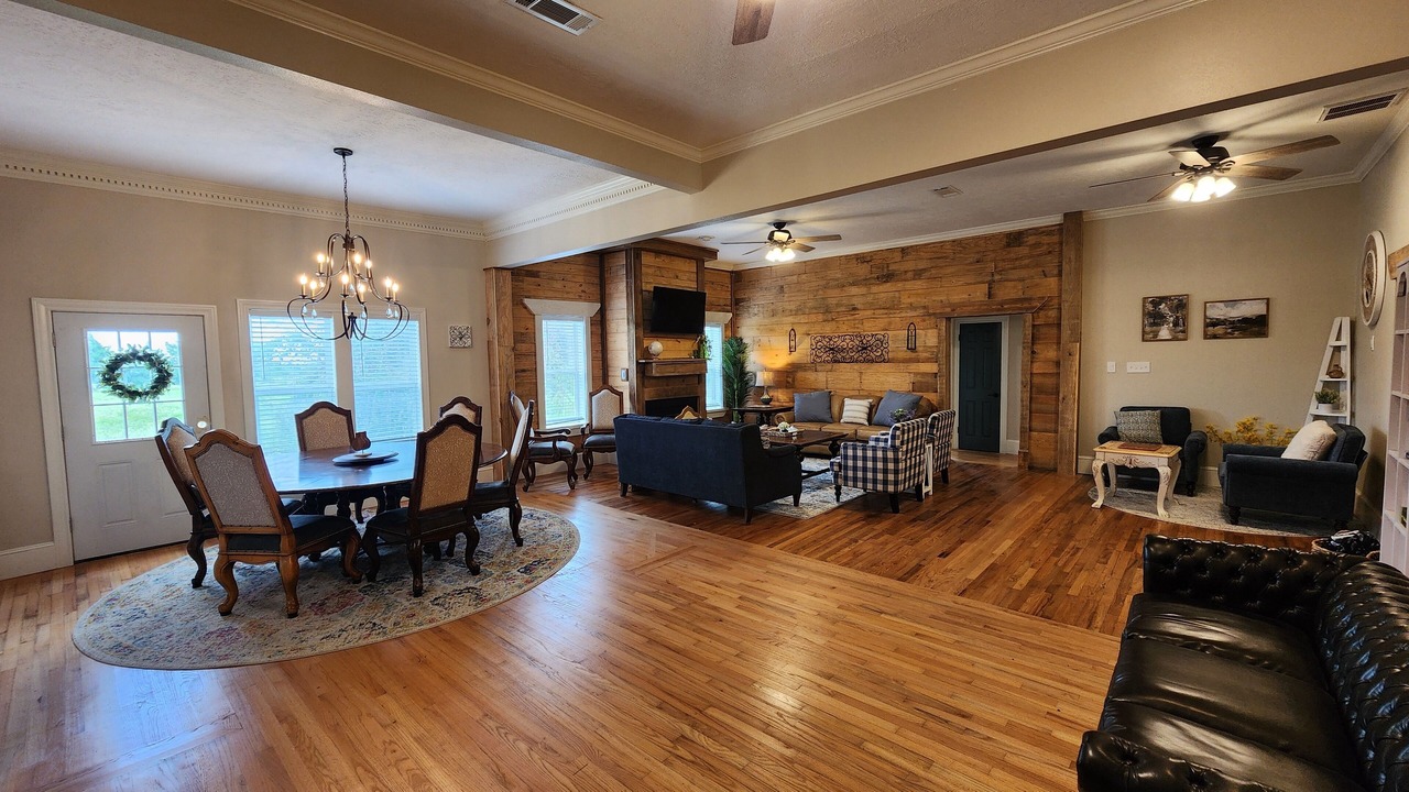 Photo of Livingroom in Bryan