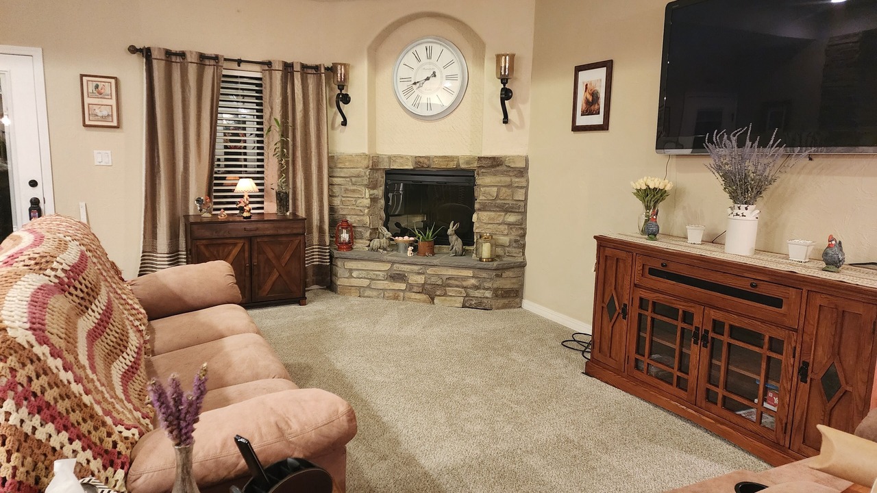 Photo of Livingroom in Roswell