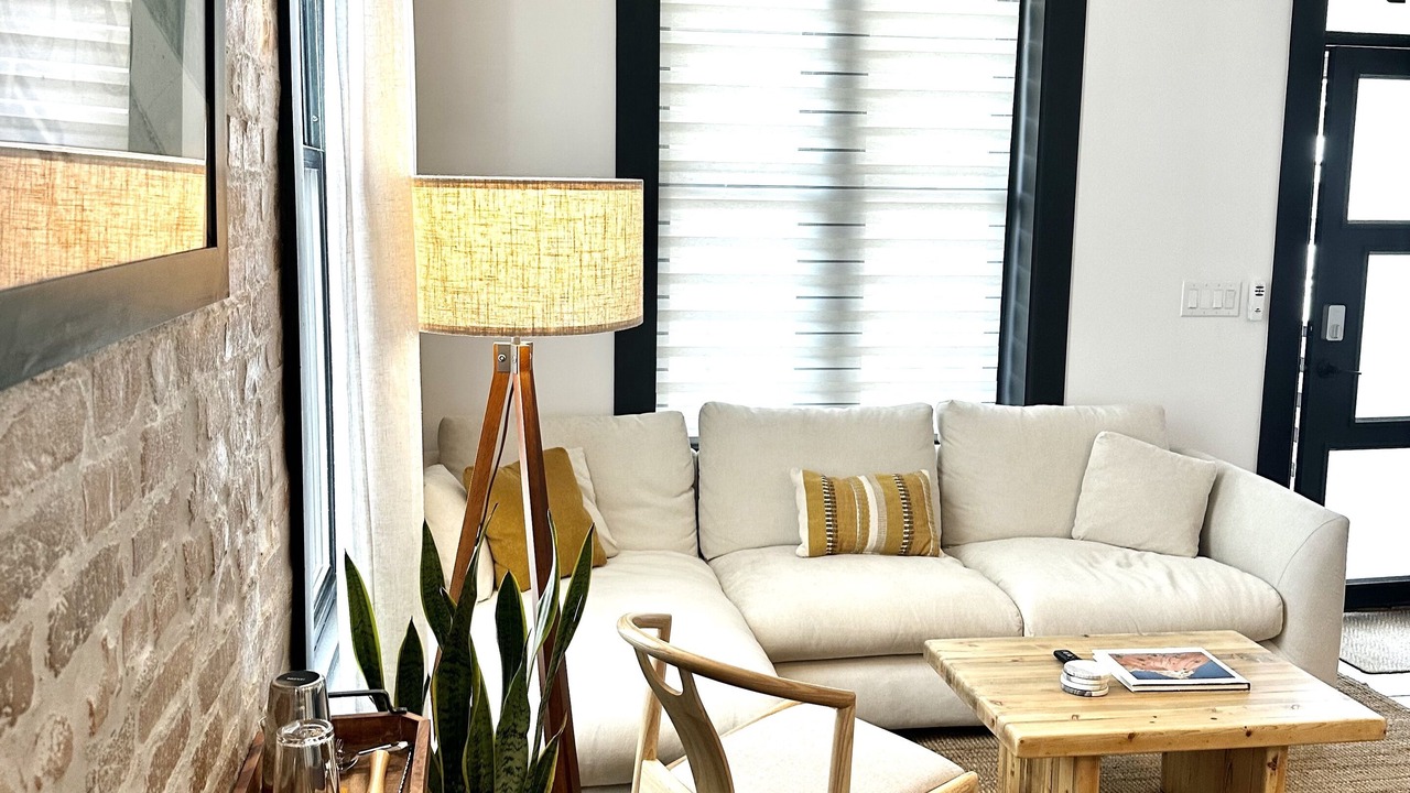 Photo of Livingroom in South Broadway