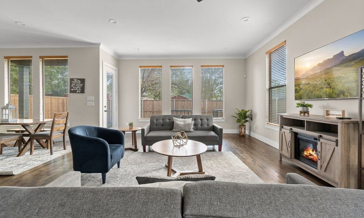 Photo of Livingroom in West Dallas
