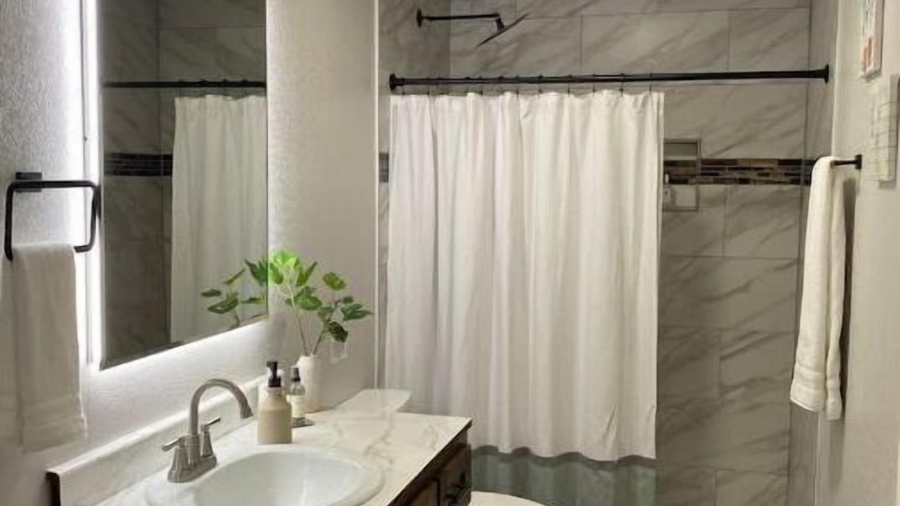 Photo of Bathroom in Comanche