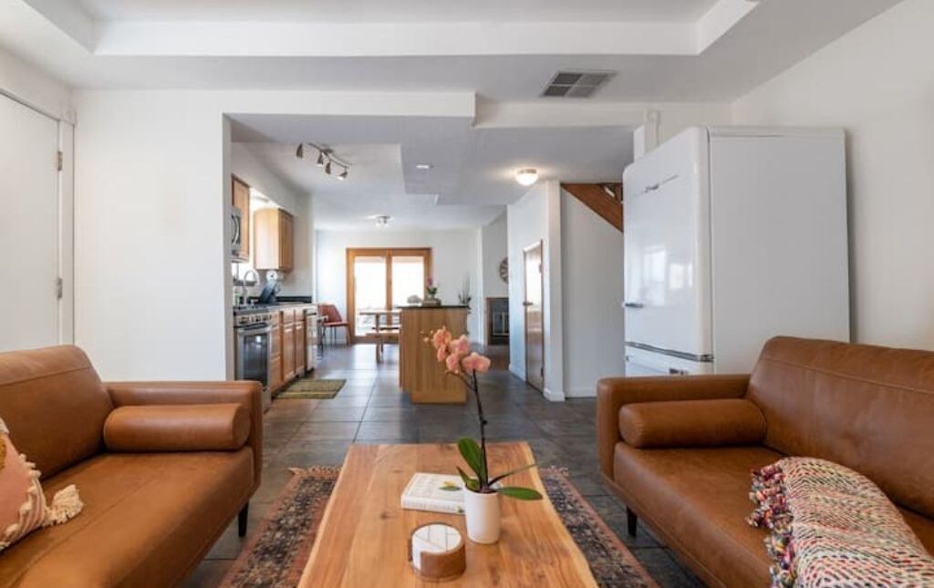 Photo of Livingroom in Osuna Park Inc
