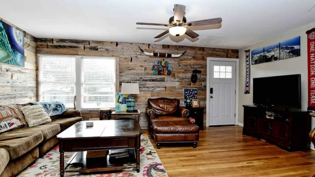 Photo of Livingroom in Barton Hills