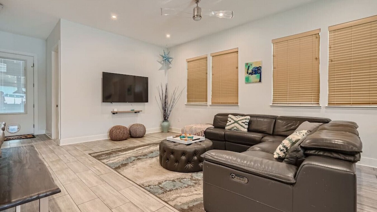 Photo of Livingroom in Barton Hills