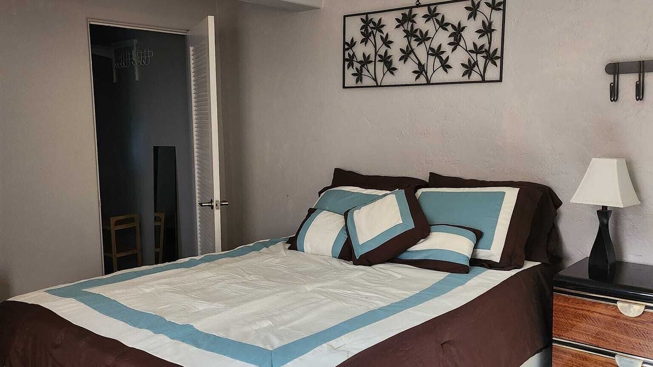 Photo of Bedroom in Blenman-Elm