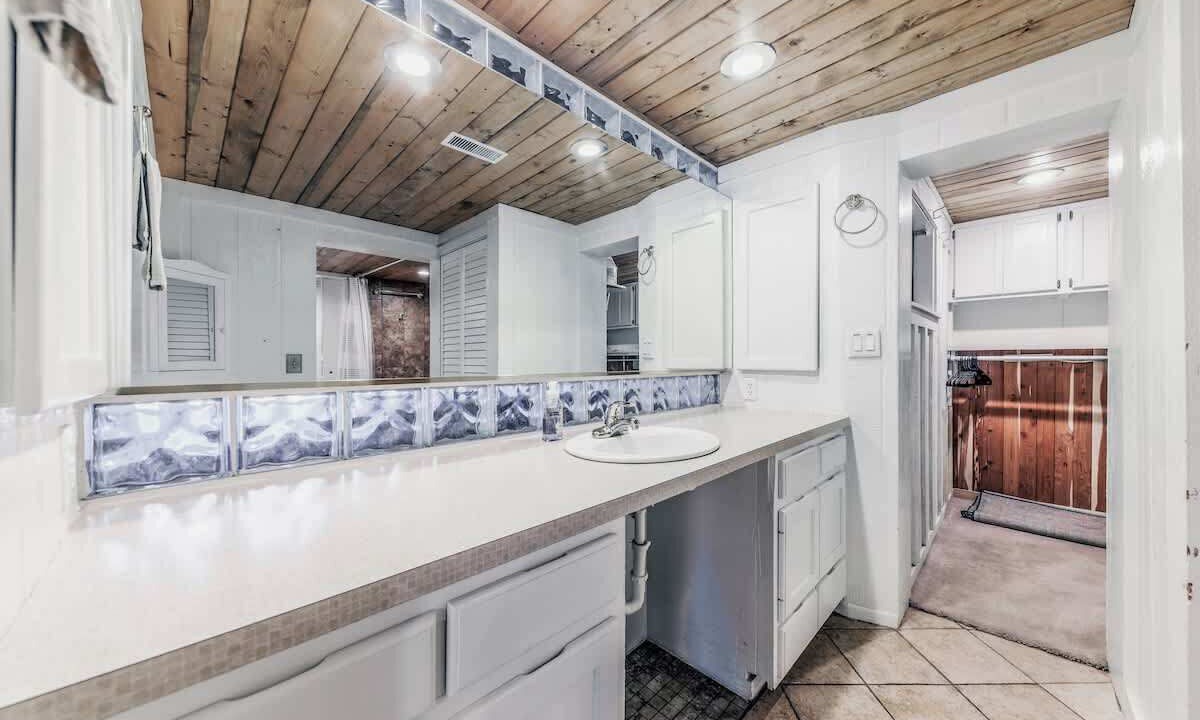 Photo of Bathroom in Alto