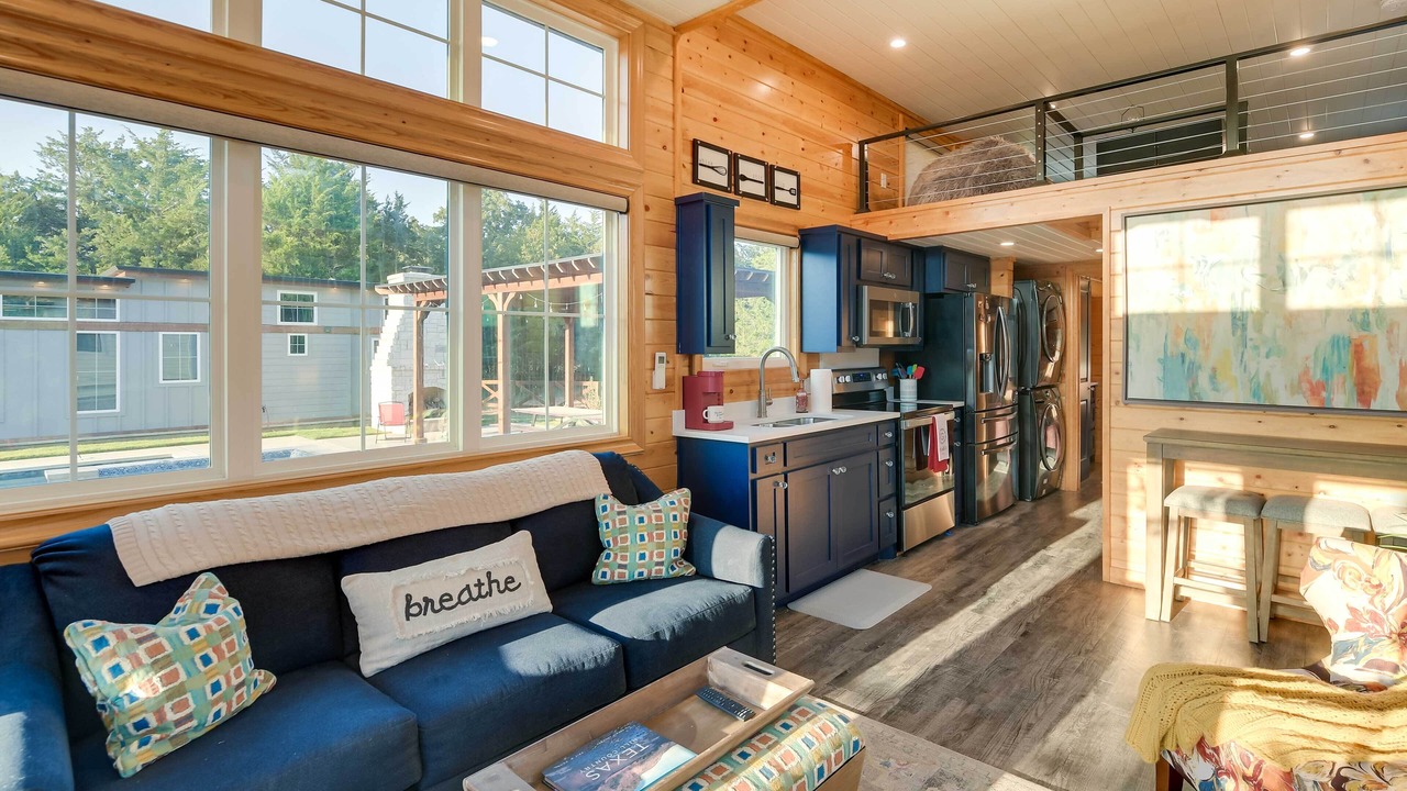 Photo of Livingroom in Whitney