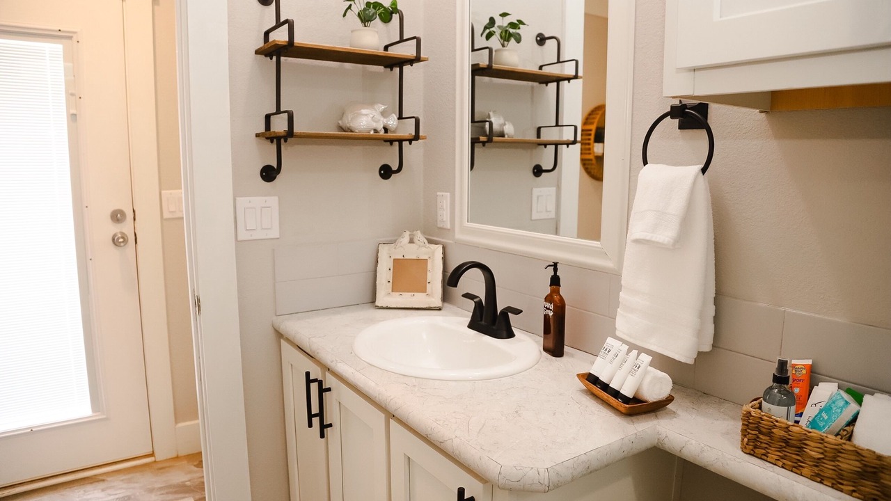 Photo of Bathroom in Pottsboro